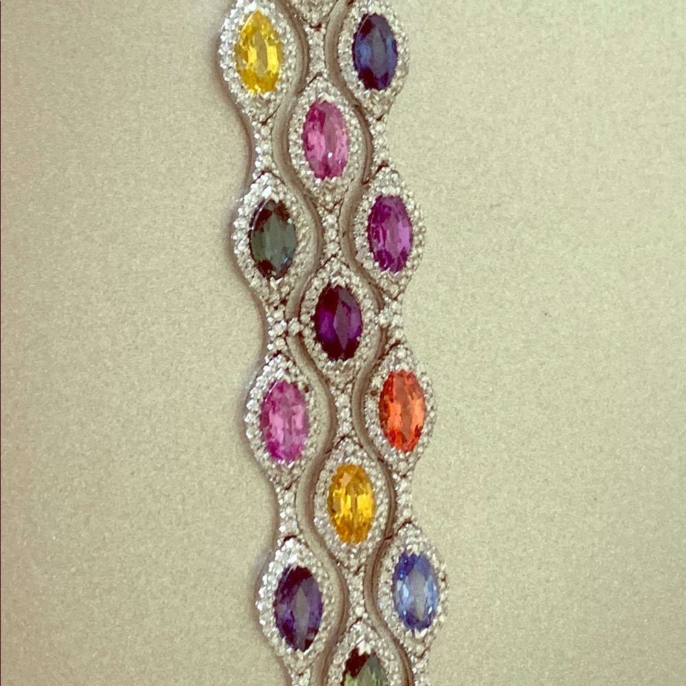 Ladies, 18kt white gold,diamond,sapphires bracelet